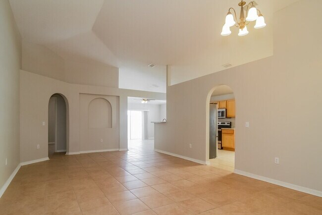 Building Photo - 4650 Salamander St