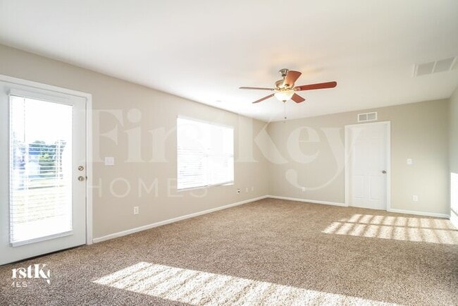 Foto del edificio - 3988 Heather View Ln