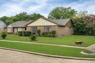 Building Photo - 3351 Deermoss Dr