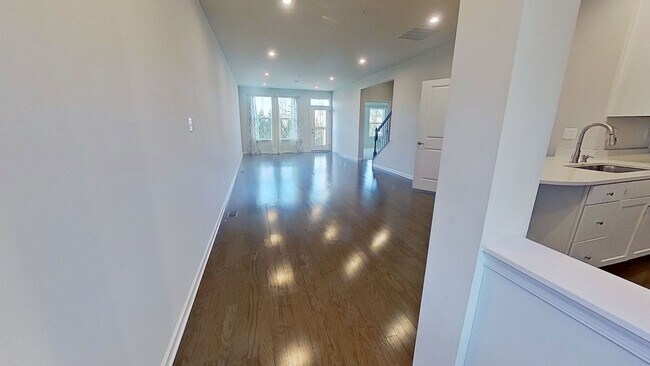 Foto del edificio - Newly Reduced! Charming 3-Bedroom Townhouse in Spring Garden Township
