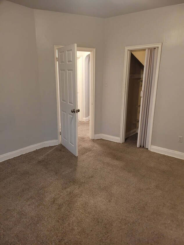 Foto principal - 3703 W Saratoga St