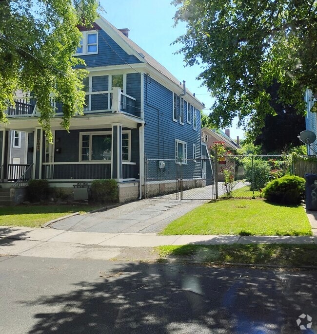 Building Photo - 702 West Ave