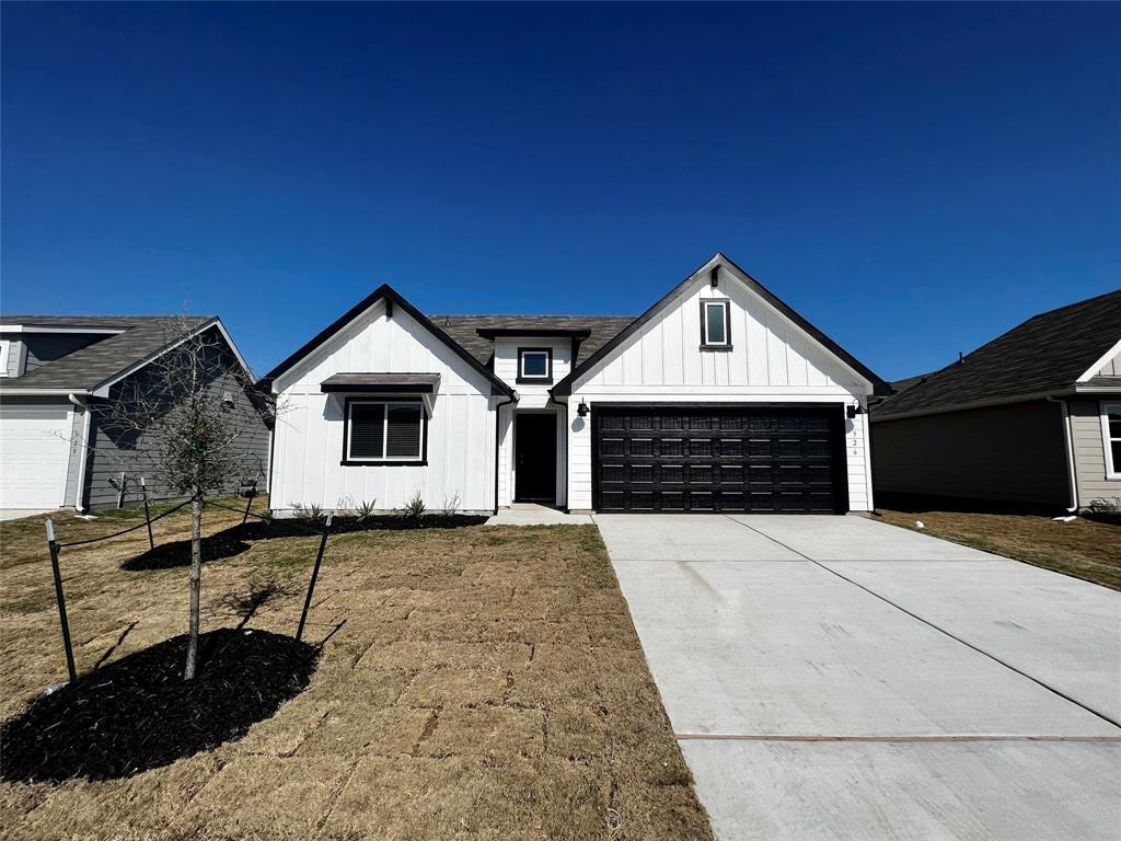 Primary Photo - 326 Richland Dr