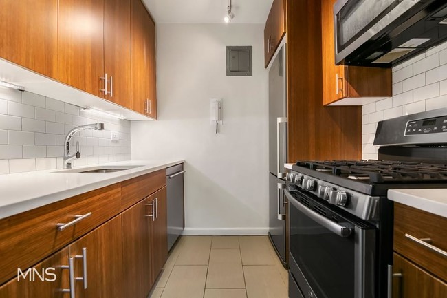 Building Photo - 300 East 46th Street