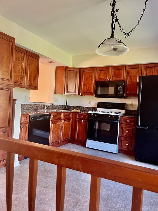 Building Photo - 8136 Verbeck Dr