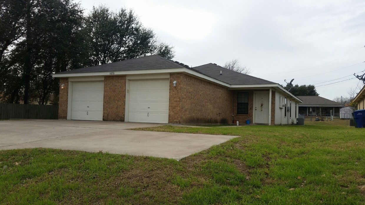 Primary Photo - 1820 Copperas Cove Properties