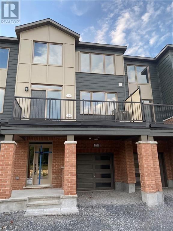 Building Photo - 277 Squadron Cres