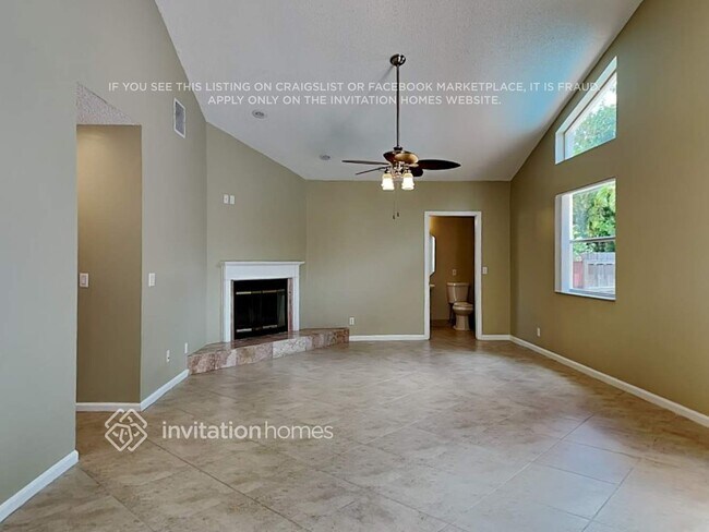 Building Photo - 4433 NW 67th Ave