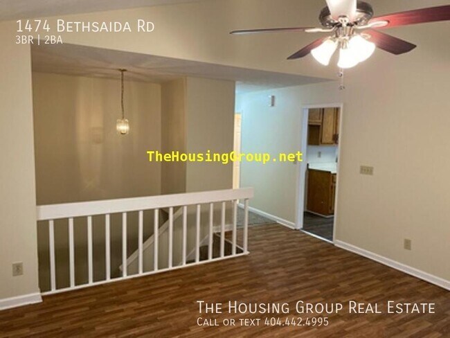 Building Photo - Riverdale Home