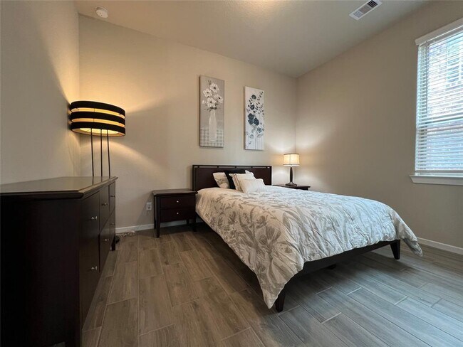 Foto del edificio - 4586 Silver Moon Dr