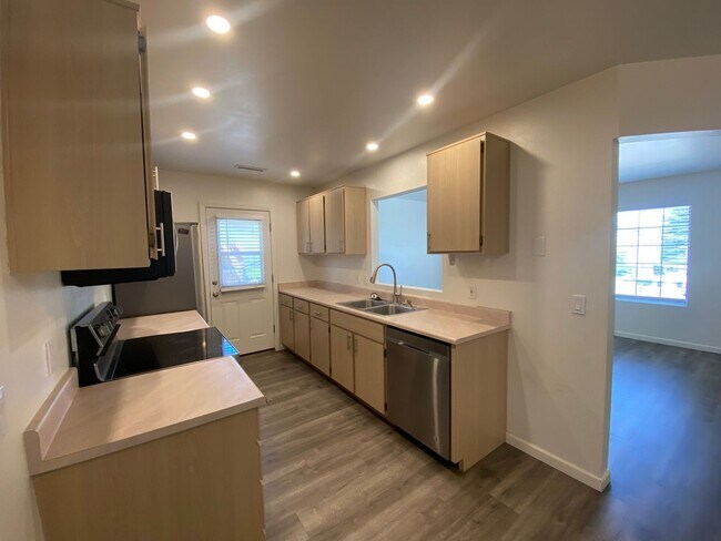 Foto del edificio - 6000 N Rockland Dr
