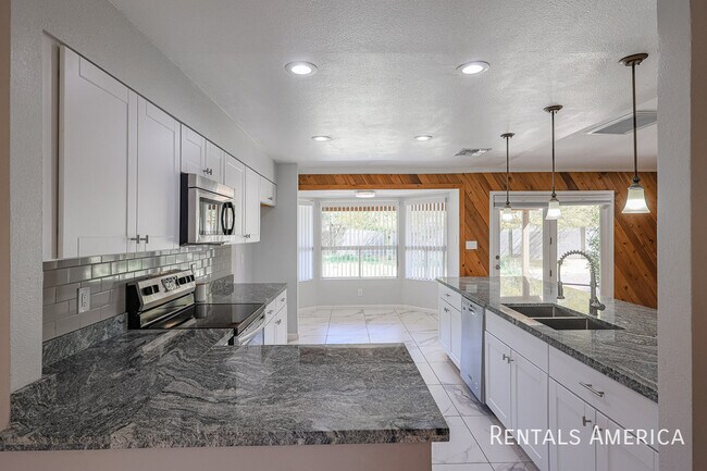 Building Photo - 4028 W Angela Dr
