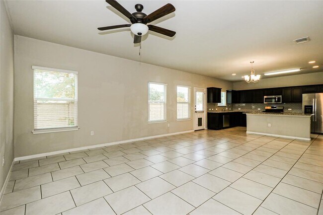 Foto del edificio - 9201 Sawyer Fay Ln