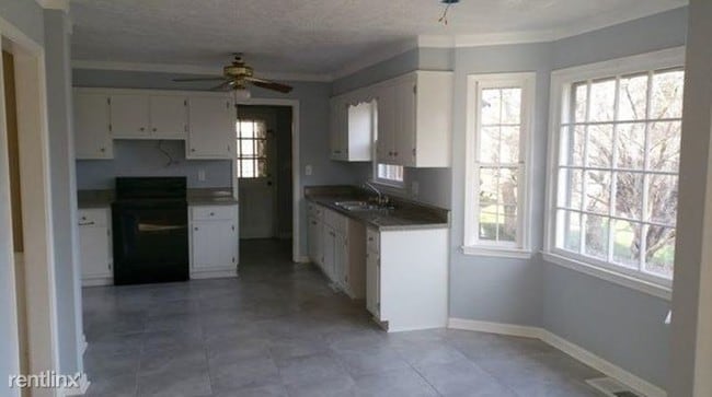 Building Photo - 27 Arrowhead Dr SE