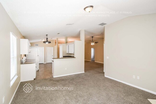 Foto del edificio - 8040 Tuxford Ln