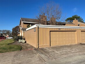 Building Photo - 6119 Dryad Dr
