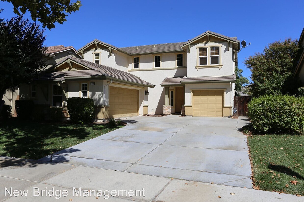 4 br, 2.5 bath House 198 Tissot Drive House Rental in Patterson, CA