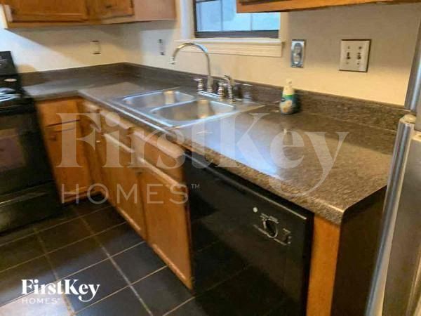 Foto del edificio - 6140 Littleton Dr