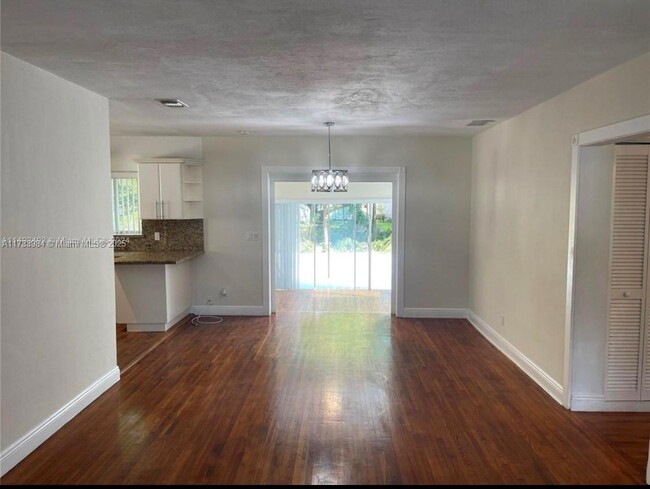 Foto del edificio - 3 bedroom in North Miami FL 33179