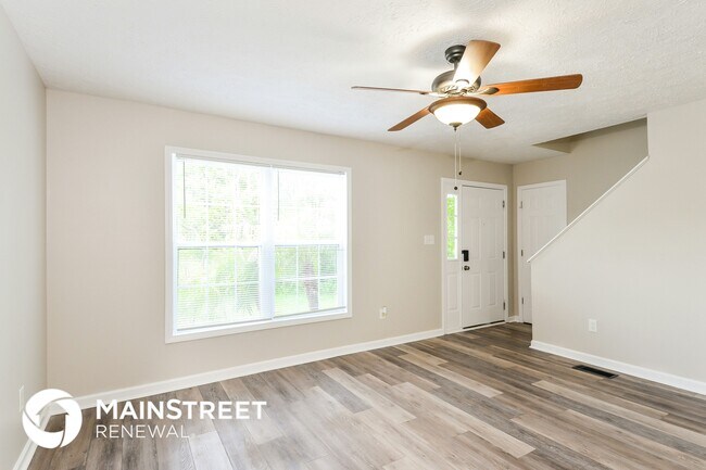 Foto del edificio - 12290 Versailles St