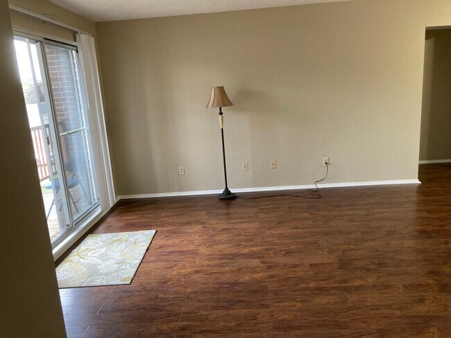 Living Room - 1150 Tollis Pkwy