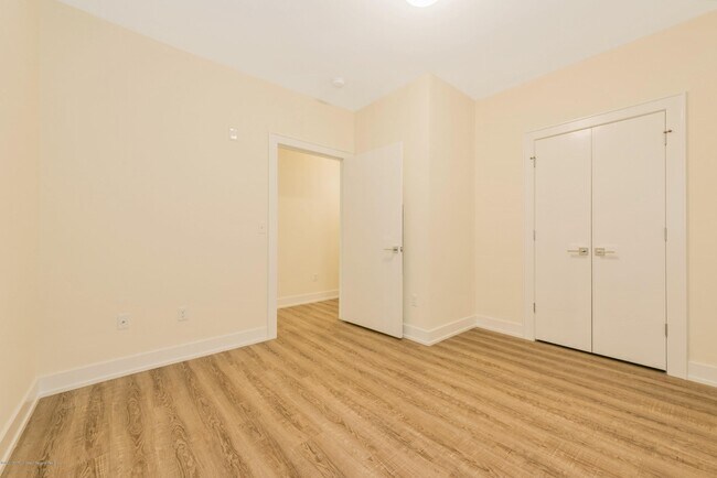 Building Photo - 313 Bond St