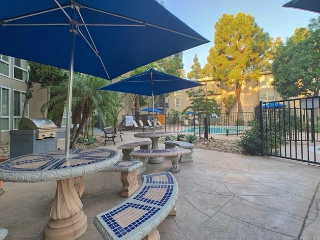 Building Photo - 4860 Rolando Ct