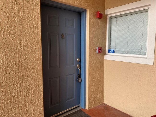 Building Photo - 495 Las Cortes Ln