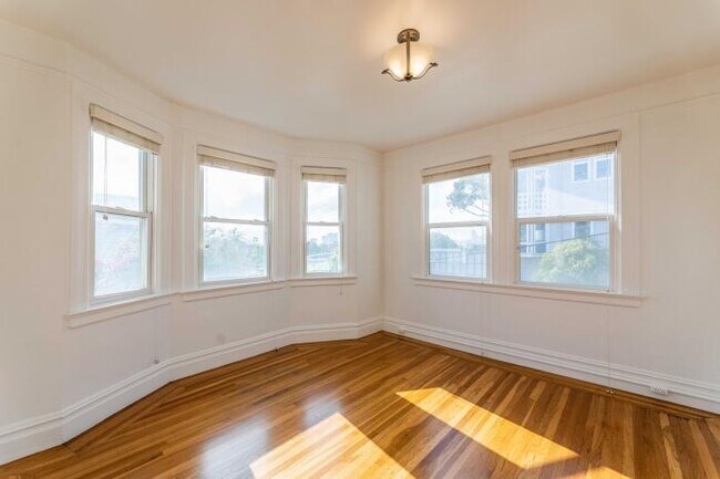 Building Photo - 2 bedroom in San Francisco CA 94107