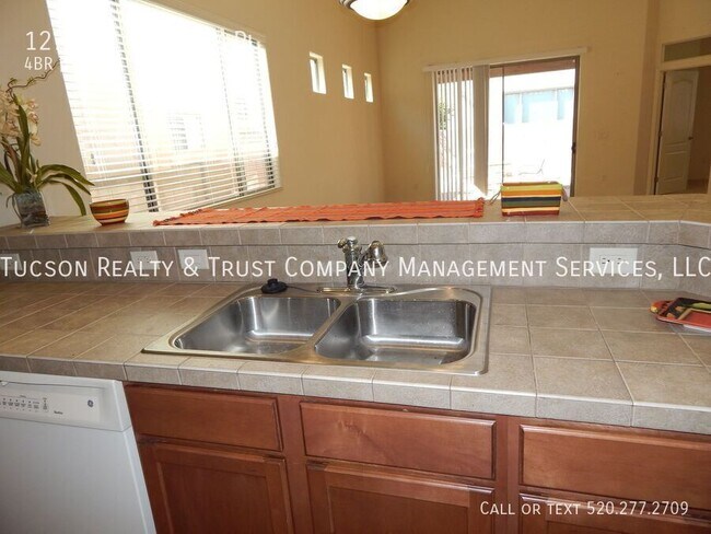 Building Photo - 12767 N Seacliff Pl