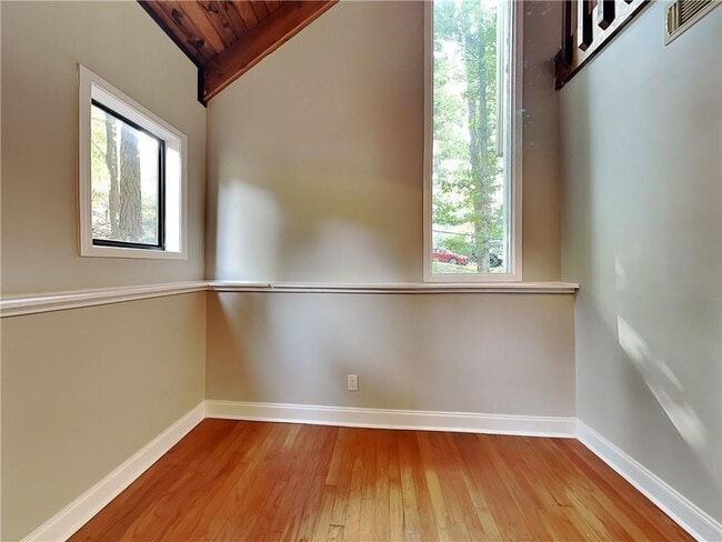 Foto del edificio - 2205 Oakrill Ct