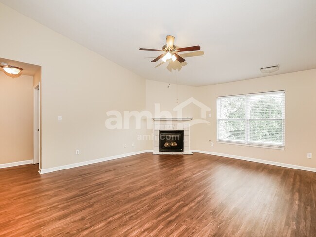 Foto del edificio - 2063 Meridian Springs Ln