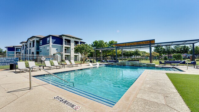 Building Photo - Highland Luxury Living