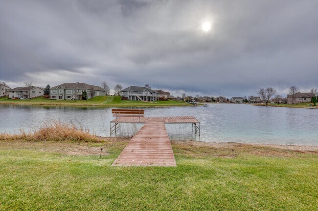 Building Photo - 411 Sand Hill Ln