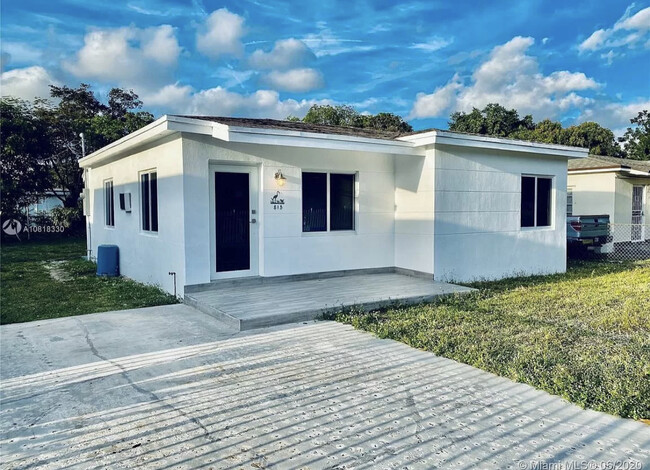 Front of Home - 815 NE 133rd St