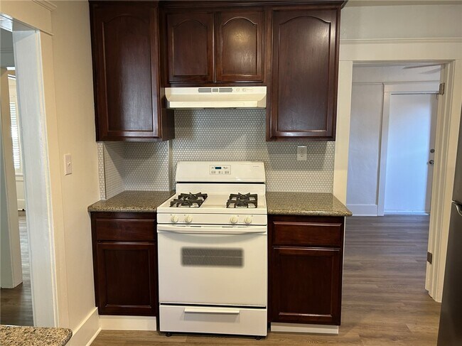 Building Photo - 246 W 4th St