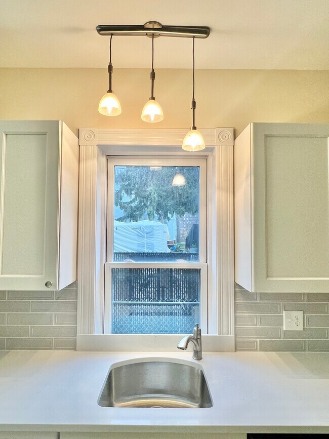 Subway Tile Backsplash - 32 Putnam Hts