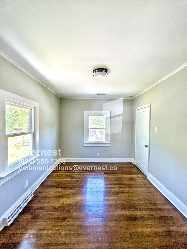 Foto del edificio - 1006 Turner Rd