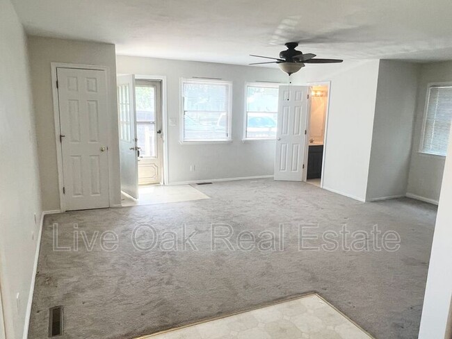 Foto del edificio - 4490 Lookout Rd