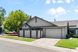 Building Photo - 7456 Santa Susana Way
