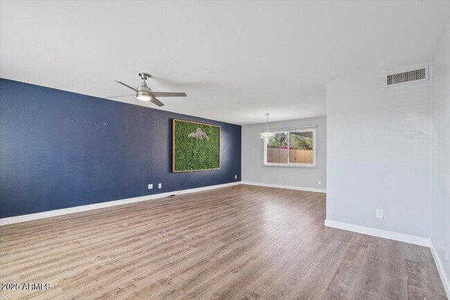 Foto del edificio - 5047 N 83rd St
