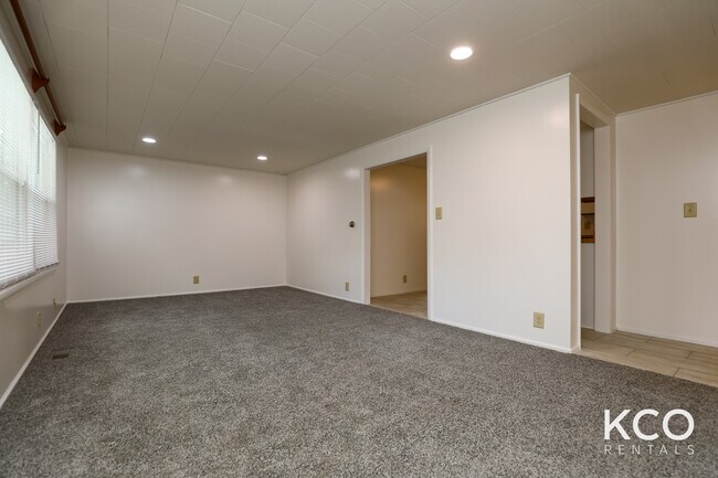 Building Photo - 1414 Wooster Rd