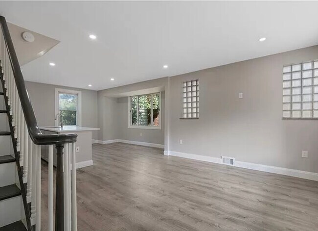 Foto del edificio - 2031 Chalfant St