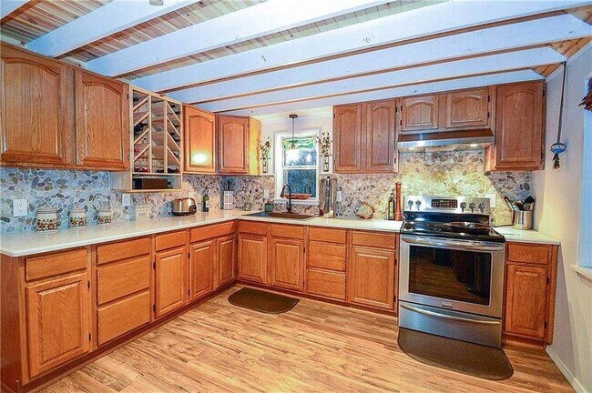 Foto del edificio - 661 Private Rd 7422