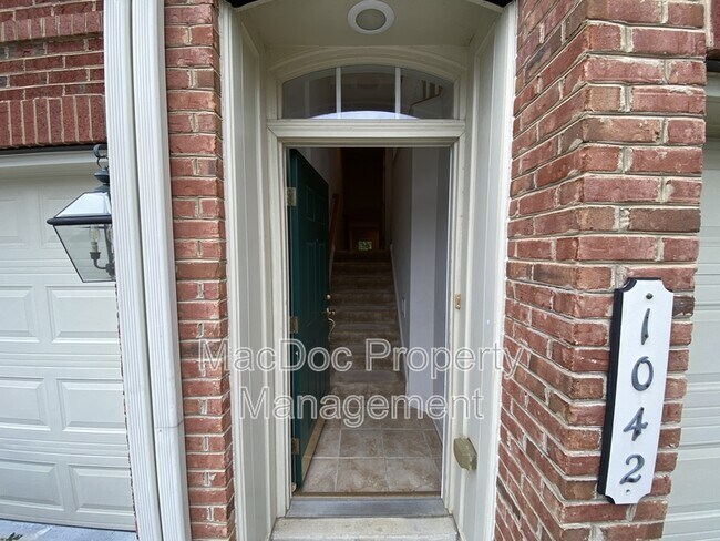 Foto del edificio - 1042 Hotchkiss Pl