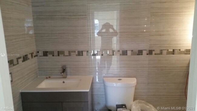 Foto del edificio - 1 br, 1 bath Condo - 3400 N 56th Ave