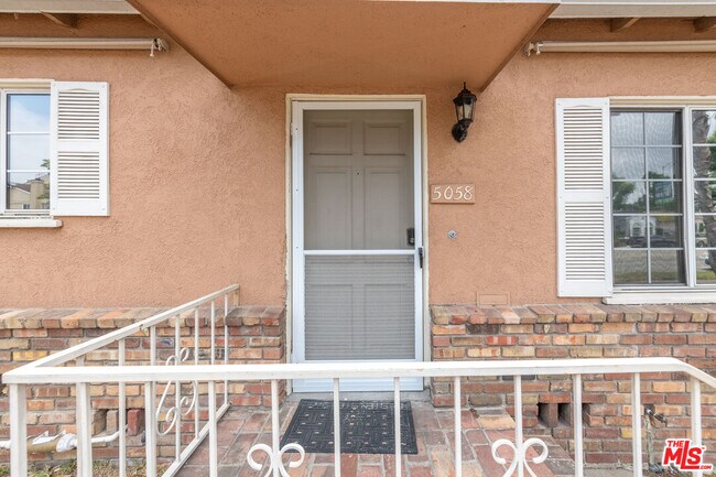 Foto del edificio - 5058 Colfax Ave