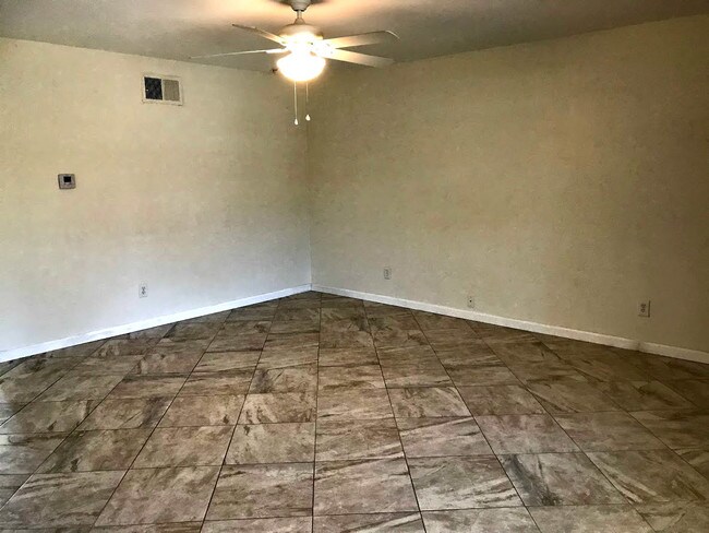 Foto del edificio - 610 Overlook St