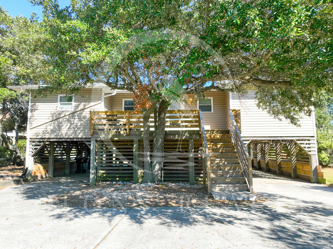 Primary Photo - 3517 N Croatan Hwy