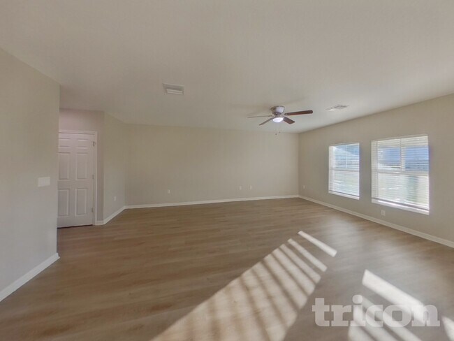 Foto del edificio - 5475 Summer Sunset Dr